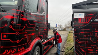 Die Spedition Walter Schmitt aus Bietigheim setzt auf Elektro-LKW.