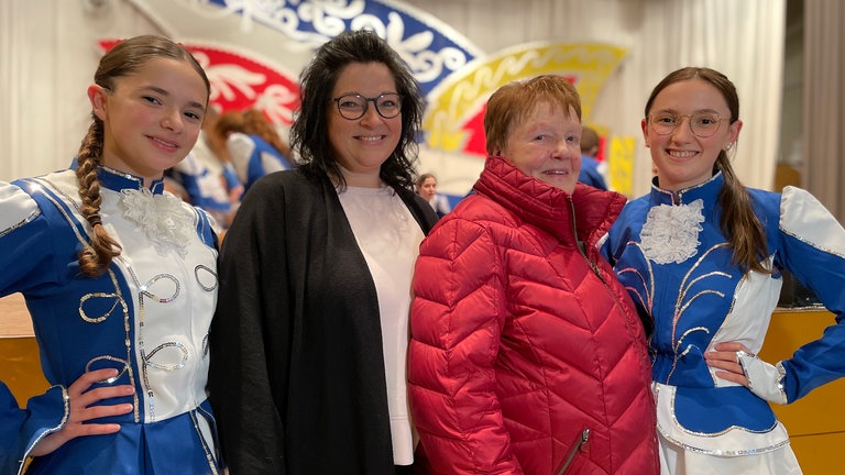 Hedwig Fritz mit ehemalige Schülerin Bärbel (zweite von links) und ihren Töchtern Anna und Maria.