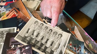 Bild von dem ersten Auftritt der Gardetanz-Oma aus Forbach: Damals waren sie nur zu sechst.