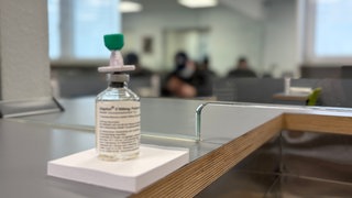 Eine Falsche Diamorphin: Dieser Ersatzstoff wird in Karlsruhe Süchtigen statt der Designer-Droge Cychlorphin gegeben.