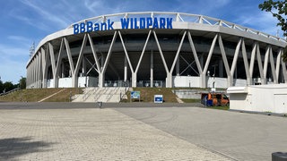 Wildparkstadion vor dem Eröffnungsspiel des KSC