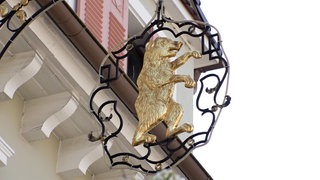 Der Bär als Wappentier des Gasthofs "zum Bären" in Bruchsal