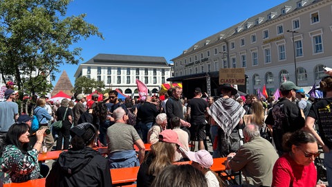 Kundgebung zum 1. Mai in Karlsruhe.