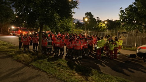 Einsatzkräfte an der Hauptfeuerwache Karlsruhe