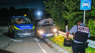 Kollision zwischen Polizeiauto und Pkw