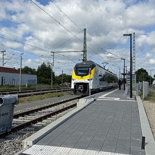 In Renningen ist der letzte Abschnitt der Hermann-Hesse-Bahn in Betrieb genommen worden.
