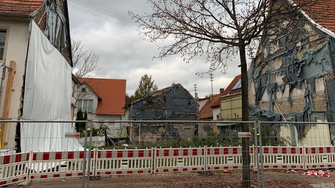An diesem Haus in Wiesloch ist eine Wand weggebrochen