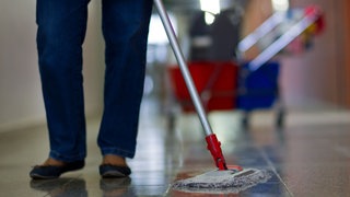 Putzen in einer Schule