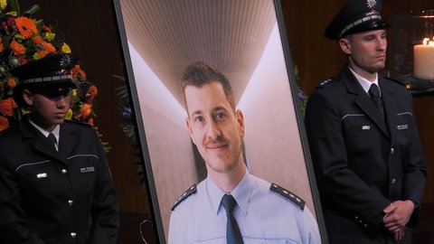 Trauerfeier im Kongresszentrum Rosengarten