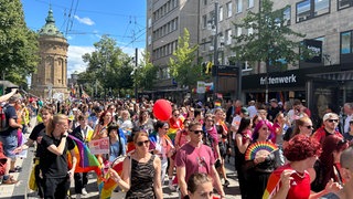 Teilnehmer der Monnem Pride 2024