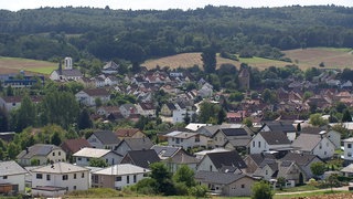 Neckarbischofsheim (Rhein-Neckar-Kreis) von oben. 