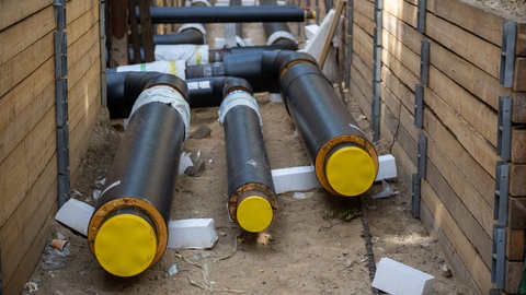 Rohre für Fernwärmeanschluss