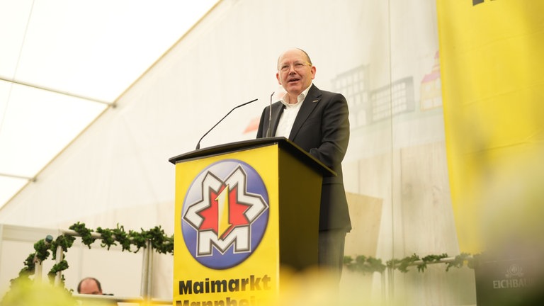 Mannheims Oberbürgermeister Christian Specht (CDU) bei der Eröffnungsrede des Maimarkts.