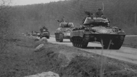 Amerikanische Panzer rollen durch den Kraichgau