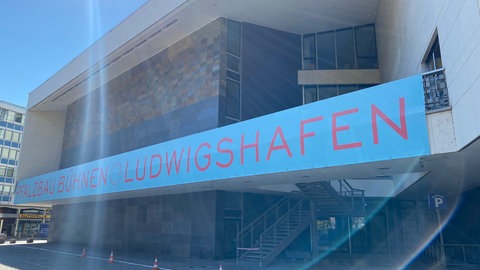 Außenansicht des Pfalzbaus in Ludwigshafen