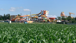 Das Freizeitbad Miramar in Weinheim von außen