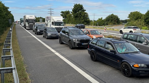 Stau auf der B291 wegen der Vollsperrung der A6
