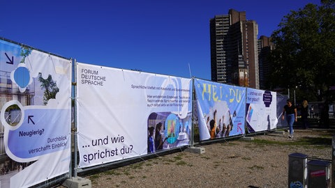 Bauzaun auf dem Alten Meßplatz in Mannheim