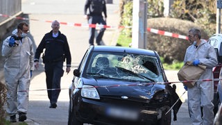 Das beschädigte Fahrzeug des Täters