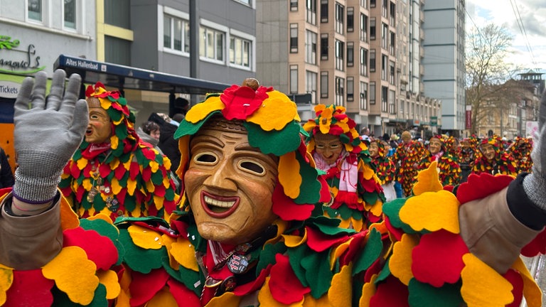 Die Narren sind los in Heidelberg beim Fastnachtsumzug. 