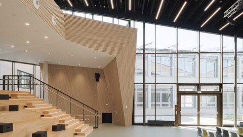 Die neue Aula im sanierten Buchener Burghardt-Gymnasium