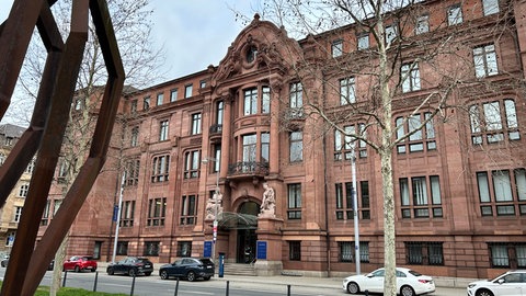 Gebäude in der Mannheimer Augustaanlage, in das das Amtsgericht umziehen soll