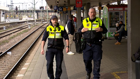 DB Sicherheitskräfte Thorsten und Holger am Hauptbahnhof Mannheim.