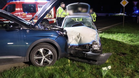 Zwei Fahrzeuge mit Blechschaden. Insgesamt waren an dem Unfall beim Saukopftunnel vier Fahrzeuge beteiligt - alle mussten abgeschleppt werden.