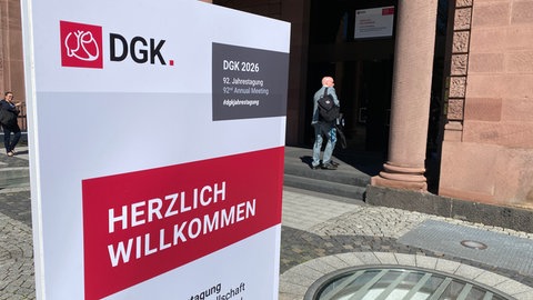 Eingang zum Kardiologen-Kongress im Mannheimer Rosengarten