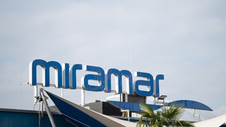 Das Logo des Erlebnisbades Miramar. 