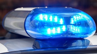 (Symbolbild) Das Blaulicht eines Polizeiautos