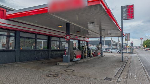 Die Tankstelle des Autohofs in Sinsheim, an der sich der Messerangriff ereignet haben soll