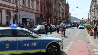 In Heidelberg wurde am Dienstag ein Juwelierladen überfallen. Die Täter konnten vorerst flüchten.