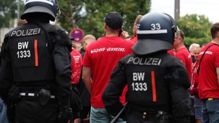 FCK-Fans auf dem Weg von Ludwigshafen nach Mannheim zum Pokalderby gegen den SV Waldhof Mannheim