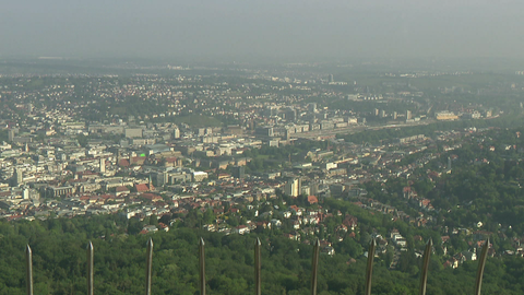 So diesig sah Stuttgart jahrelang vor allem im Sommer aus. Großen Anteil daran hatte die Feinstaub-Belastung. (Archivbild)