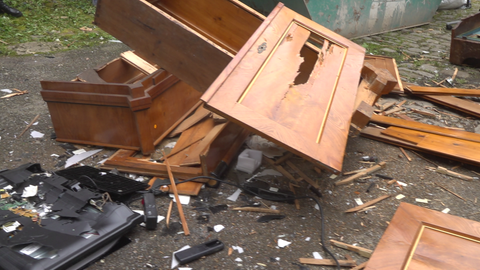 Zerstörte Möbel und Schutt: Das bleibt übrig, wenn Menschen im Rage Room in Kornwestheim ihre Wut rausgelassen haben.