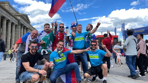 Slowenische Fans vor dem Spiel gegen Dänemark