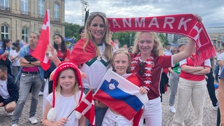 Monika Svendsen ist gebürtige Slovenin aus Stuttgart, ihr Mann ist Däne und heute im Stadion.