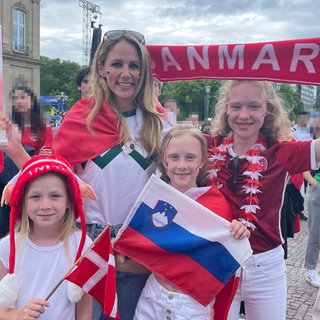Monika Svendsen ist gebürtige Slovenin aus Stuttgart, ihr Mann ist Däne und heute im Stadion.