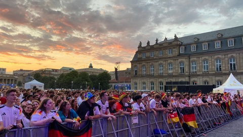 Enttäuschung in Stuttgart beim Public Viewing nach dem Schweizer Tor