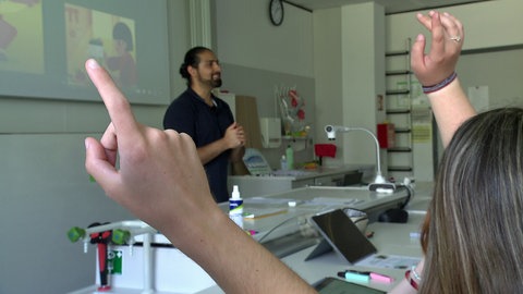 Wortmeldungen im Unterricht.