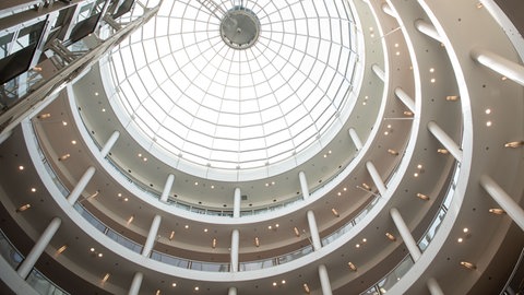 Glaskuppel des Kaufhaus Breuninger in Stuttgart