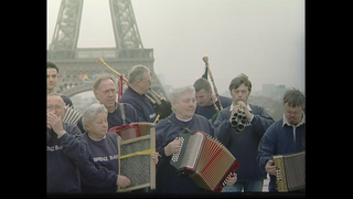 die Brenz Band vor dem Eiffelturm in Paris