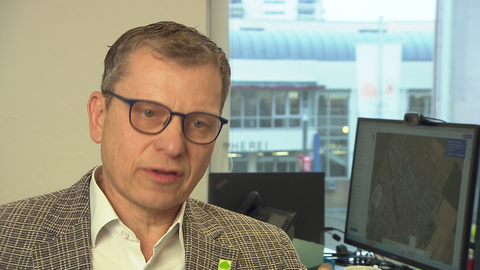 Bürgermeister Steffen Weigel verteidigt die Entscheidung seiner Gemeinde Wendlingen am Neckar, die Grundsteuer C einzuführen.