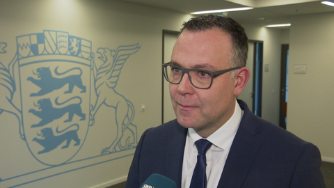 Siegfried Lorek, Staatssekretär im Migrationsministerium Baden-Württemberg, gibt dem SWR ein Interview.