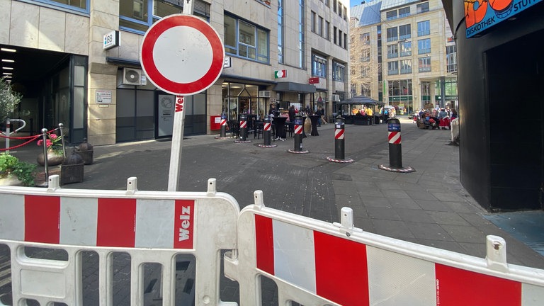 Die Sicherheitsvorkehrungen für den Faschingsumzug in Stuttgart waren schon vor der Amokfahrt in Mannheim erhöht worden. 