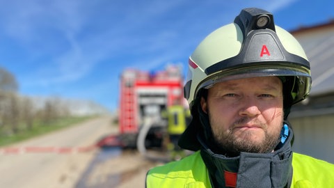 Nach einem Brand in Kirchheim am Neckar ist eine Scheune eingestürzt.
