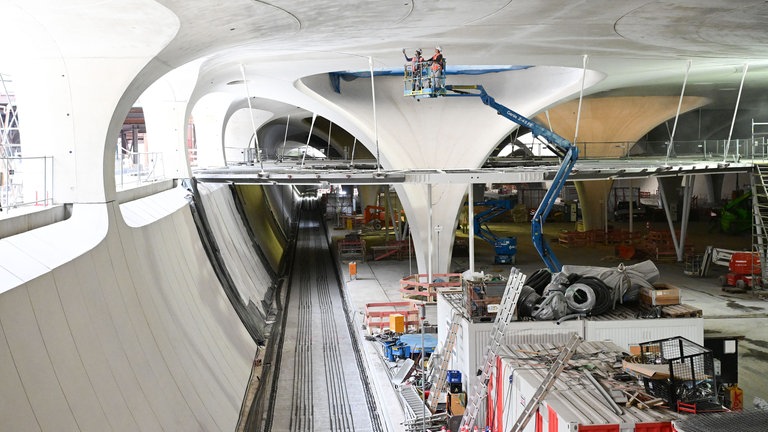Auch die Oberflächen werden nochmals kontrolliert.
