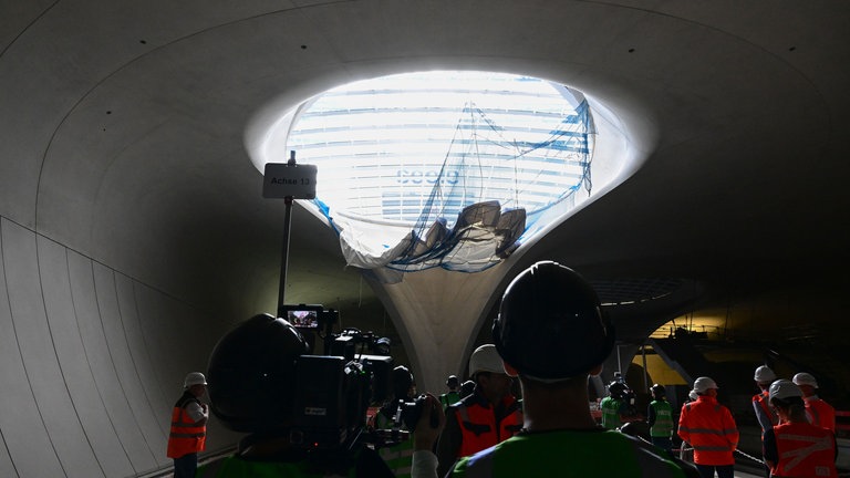 Enthüllung des ersten fertigen Lichtauges am 02.07.2024.