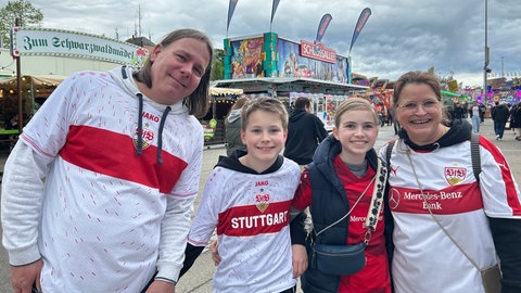 "Ein Heimsieg müsste her" heute Abend, meint Familie Niggemann aus Lüdenscheid in Nordrhein-Westfalen.